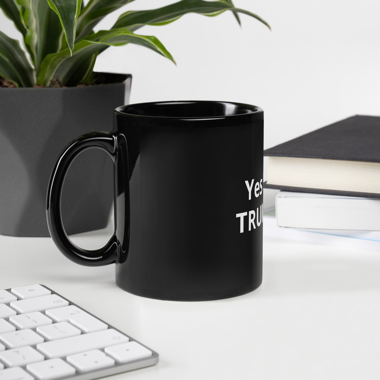 Yes I am a TRUMP GIRL Black Glossy Mug